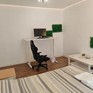 Work & Chill - Stylish Studio, Ergonomic Office Setup Apartament Larnaca